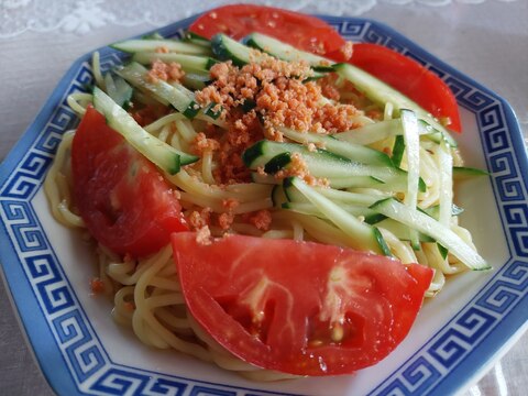 鮭フレークの冷やし中華